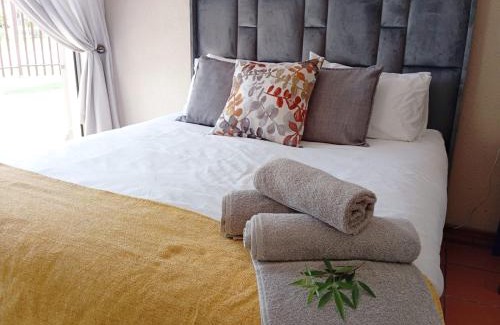 Ekurhuleni House | OR Tambo Stay Unit 1