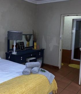 Ekurhuleni House | OR Tambo Stay Unit 1