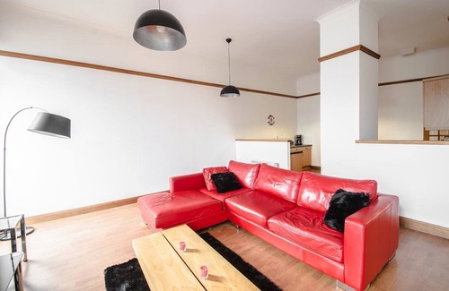 Central Aberdeen Apartment | Orange Apartments - 13 Bastille