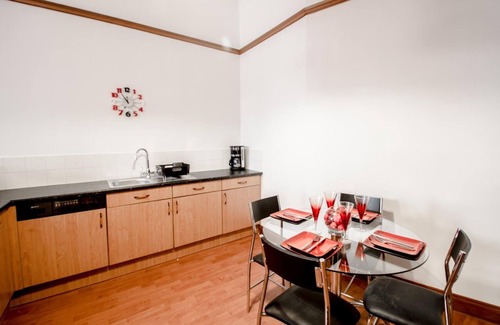 Central Aberdeen Apartment | Orange Apartments - 13 Bastille