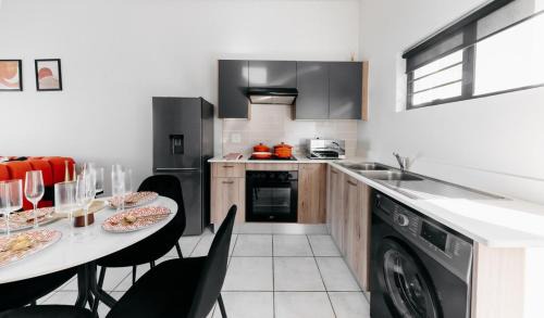 Greater Johannesburg Metropolitan Area Apartment | Orange Blossom Luxury Apartment