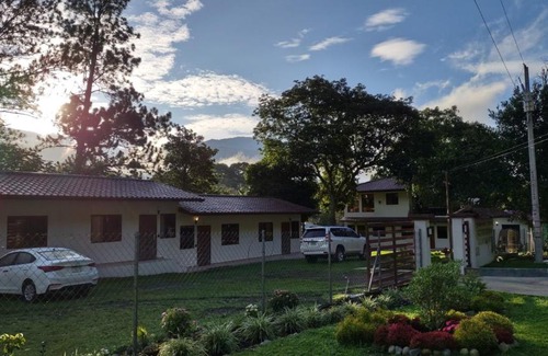 Los Naranjos Apartment | Orange Country