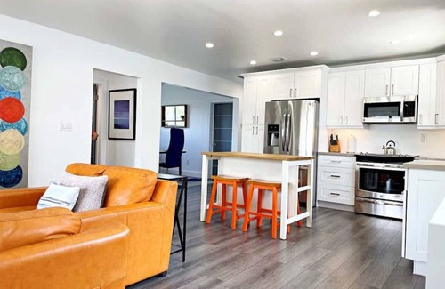 Hendricks and Venice Isles Apartment | Orange Dream in the Sky