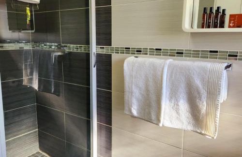 Phalaborwa House | Orange gecko cottage