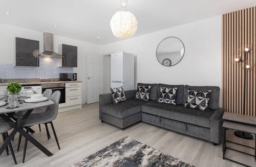 Kirkdale Apartment | Orange Rentals | Apartment near Anfield | Free Parking