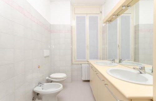 Varesine House | Orange Room