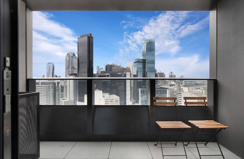 Docklands Apartment | Orange Stay At Melbourne Quarter