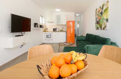 Puerto del Carmen Ski Chalet | Orange Volcano - 200 m from the beach-access to the fariones sports centre included (swimming pool, sauna, gym)