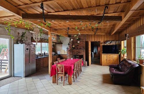 Saarde House | Oraveski talu