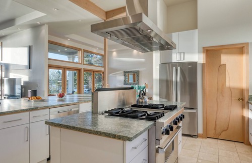 Greenbank House | Orca Ridge on Resort Road by AvantStay | A+ Views