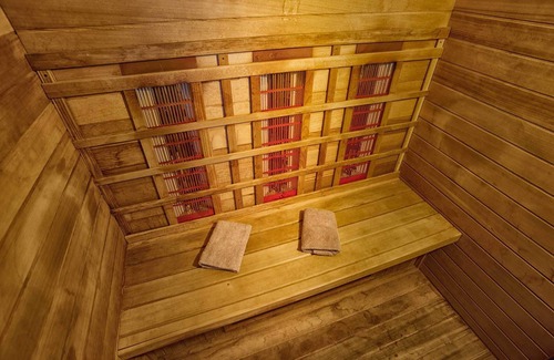 Shelter Cove Hotel | Orca Whale Oceanview Spa and Sauna Penthouse Suite