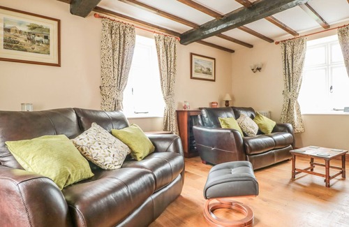 Tenbury Wells Cottage | ORCHARD COTTAGE, family friendly, with open fire in Tenbury Wells