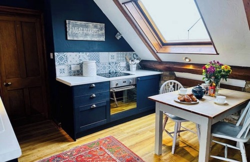Wedmore Cottage | Orchard farm -Honeyloft