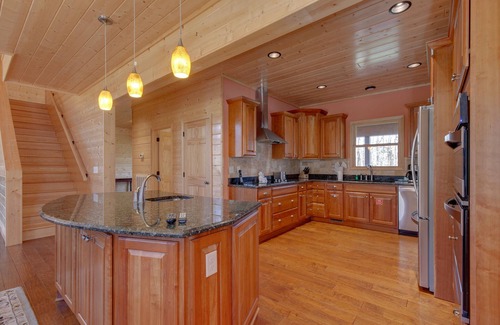 Rocky Grove Cabin | Orchard Hideaway | Orchard + Mountain Views and A Roomy Yard