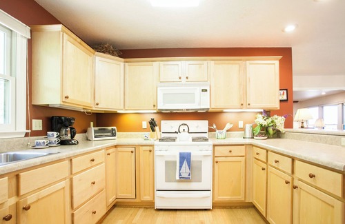 Laurel Ridge House | Orchard Knob | Pet Friendly, 15-Min to Town & Spectacular Mountain View!