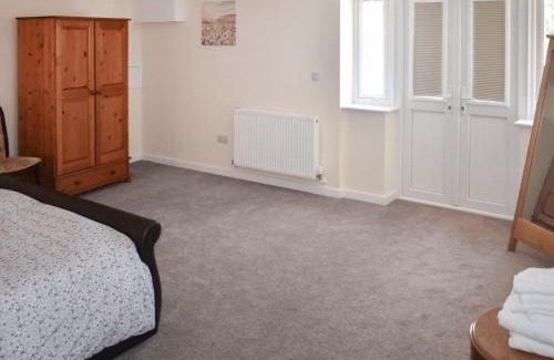 Broadwindsor Apartment | Orchard Lodge