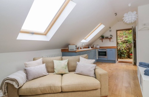Modbury Cottage | ORCHARD LOFT, pet friendly, character holiday cottage in Modbury