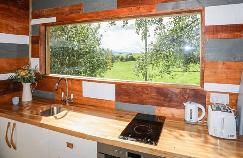 Corwen Cottage | ORCHARD POD, pet friendly, country holiday cottage in Corwen