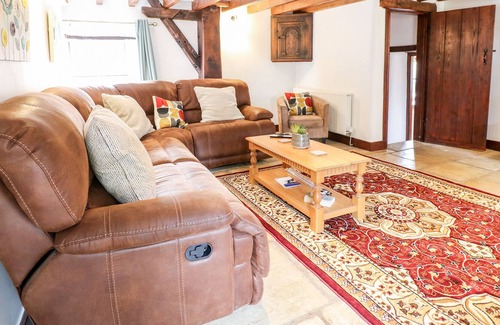 South Wingfield Cottage | ORCHARD VIEW, pet friendly, character holiday cottage in Oakerthorpe