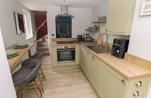 Pembroke Cottage | ORCHARD VIEW, pet friendly, with a garden in Pembroke