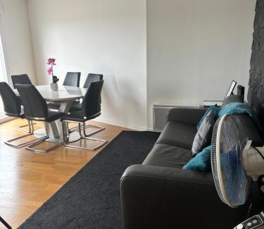 Choisy-le-Roi Apartment | ORCHIDÉES CHOISY 5Pers Parking Wifi