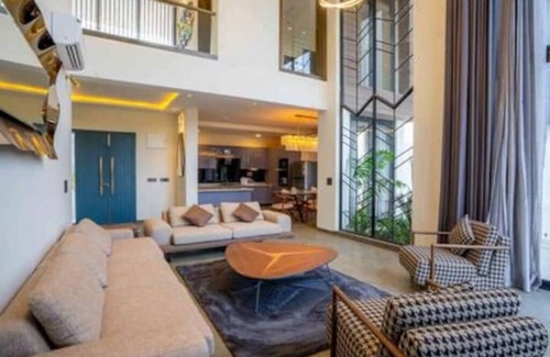 Nagoa Villa | Orchid 5BR Calangute Pvt Pool & Jacuzzi