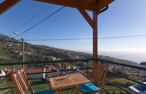 Lombo do Doutor Cottage | Orchid Typical Madeira House