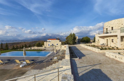Kamilari Apartment | Orelia Cretan Apartment II