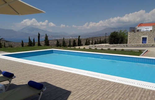Kamilari Apartment | Orelia Cretan Apartment II