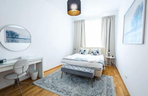 Brigittenau Apartment | OrestaLiving - Danube Canal