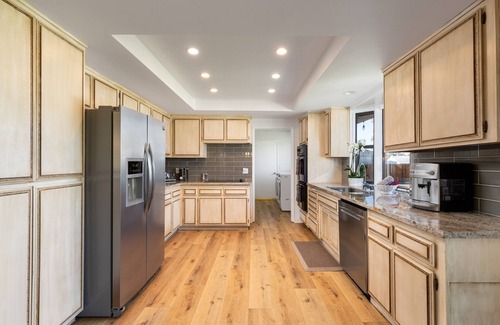 Santa Ynez House | Organic Vineyard w/Bocce & Game Room. Sleeps 8