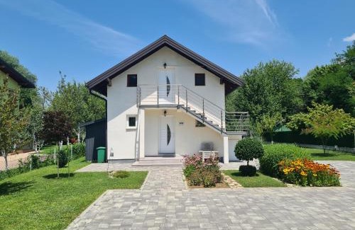 Bihac House | Orhidea