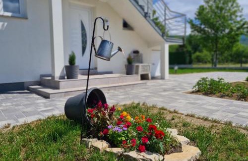Bihac House | Orhidea