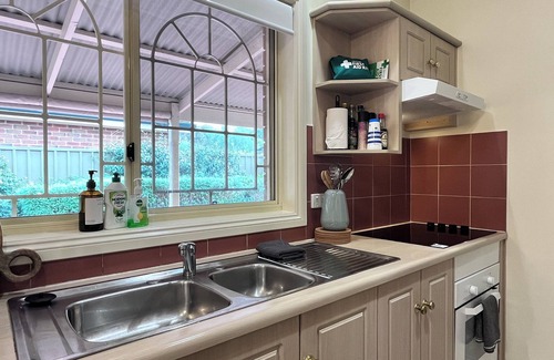 Adelaide House | Oriental charming 3-bedroom house in welcoming Saint Peters with AC, WiFi