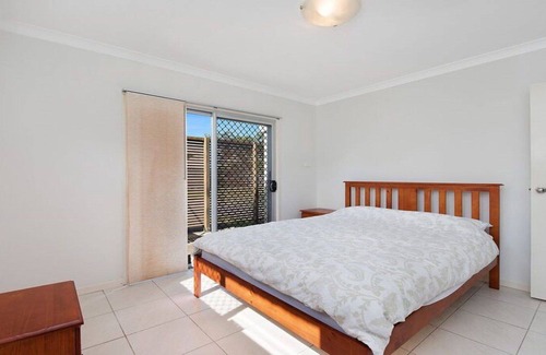 Currimundi Apartment | Original Beach House - No Roads to cross access Dicky Beach -1 Buderim Street Currimundi QLD