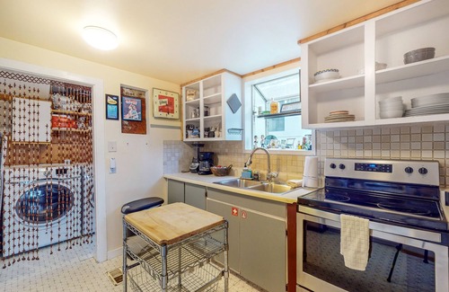 Alki Cottage | Original West Seattle beach cottage with amazing Elliott Bay views - dogs OK