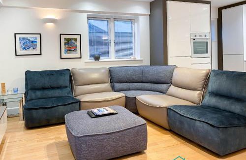 Milford Haven Apartment | Orion House - Luxury Apartment overlooking Milford Marina, Pembrokeshire