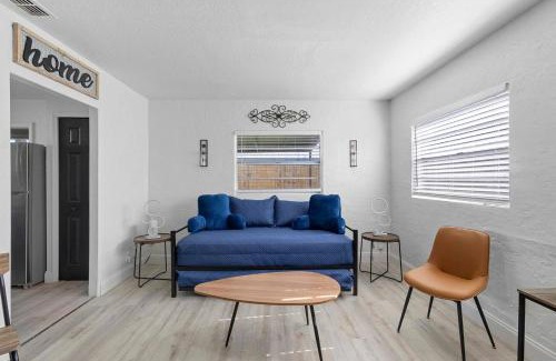 Orlando House | Orlando 2br Escape Patio Comfort For 6 Guests