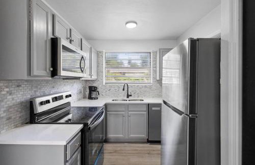 Orlando House | Orlando 2br Escape Patio Comfort For 6 Guests
