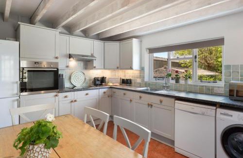St Brides House | Orlandon Farm Cottage - 4 Bedroom - St Brides Bay