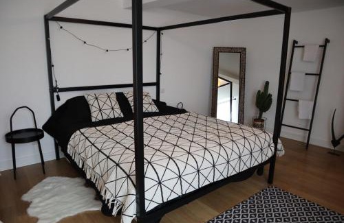 Madeleine-Sermandiere-Chattiere Apartment | Orleans Triplex with Sauna Parking