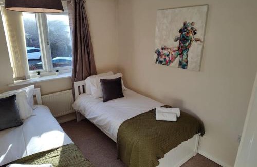 Grantham House | Ormonde Close 3 bed contractor family home Grantham