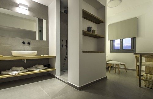 Kini House | Oro Suites
