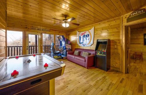 Sevierville Ski Chalet | Orso's Cabin~ Views~Location~Theater~Game Room~Hot Tub~5 KING beds
