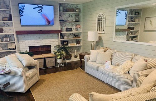 Lakeshore South House | Ortega/ Riverside Home! Close to downtown, St.Johns River, and Five Points!