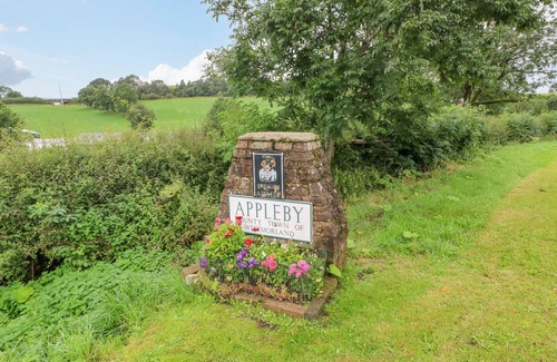 Appleby-in-Westmorland Cottage | ORTON COTTAGE, pet friendly, with a garden in Appleby-In-Westmorland