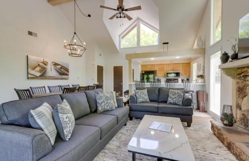 Osage Beach House | Osage Beach Vacation Rental with Deck and Grill