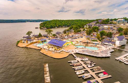 Osage Beach Hotel | Osage Oasis- C