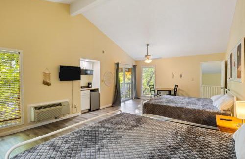 Osage Beach Hotel | Osage Oasis- C
