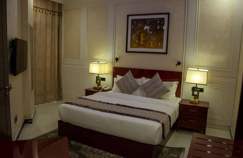 Port Harcourt Hotel | Osborn La-Palm Royal Resort